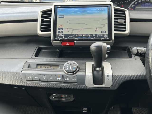 ホンダ フリード G ジャストセレクション 鹿児島県 2013(平25)年 11万km コバルトブルーパール ナビ　/ＴＶ　　/バックカメラ　/ＥＴＣ　/パワースライドドア　/ＨＩＤライト　/純正フロアマット　/ウォークスルー　/スマートキー　/CDプレイヤー　/オートエアコン　/横滑り防止装置　/オートライト　/3列シート　