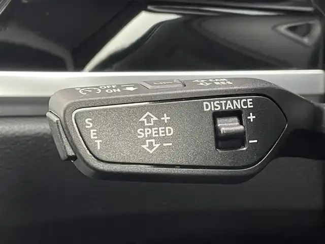アウディ Ｑ３ 35TFSI アドバンスド 三重県 2021(令3)年 2.8万km グレイシアホワイトメタリック ベーシックＰＫＧ　/アシスタンスＰＫＧ　/フルセグＴＶ　/シートヒーター　/パワーシート　/フット機能付電動リアゲート　/アウディドライブセレクト　/プレセンス　/ＡＣＣ　/ＬＥＤヘッドライト　/ＭＭＩ　/バーチャルＣＰ