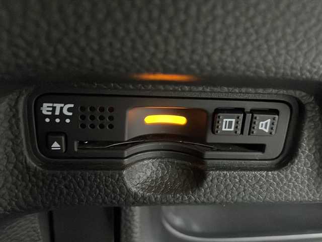 ホンダ Ｎ ＢＯＸ カスタム G L ホンダセンシング 道央・札幌 2017(平29)年 3.2万km プレミアムホワイトパールⅡ ・４WD /Honda SENSING/・衝突軽減ブレーキ/誤発進抑制機能/・後方誤発進抑制機能/路外逸脱抑制機能/・アダプティブ・クルーズ・コントロール〉/・LKAS〈車線維持支援システム〉/・LEDオートライト/オートハイビーム/・社外MDV-Z704 ナビ/・DVD.CD.SD.Bluetooth/・フルセグ/バックカメラ/・両側パワースライドドア/・純正キー一体型エンジンスターター/・スマートキー/スペアキー/・D.N席シートヒーター/ミラーヒーター/・ビルトインETC/・保証書/取扱説明書