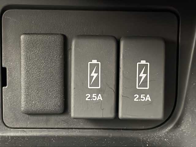 ホンダ Ｎ ＢＯＸ カスタム G L ホンダセンシング 道央・札幌 2017(平29)年 3.2万km プレミアムホワイトパールⅡ ・４WD /Honda SENSING/・衝突軽減ブレーキ/誤発進抑制機能/・後方誤発進抑制機能/路外逸脱抑制機能/・アダプティブ・クルーズ・コントロール〉/・LKAS〈車線維持支援システム〉/・LEDオートライト/オートハイビーム/・社外MDV-Z704 ナビ/・DVD.CD.SD.Bluetooth/・フルセグ/バックカメラ/・両側パワースライドドア/・純正キー一体型エンジンスターター/・スマートキー/スペアキー/・D.N席シートヒーター/ミラーヒーター/・ビルトインETC/・保証書/取扱説明書