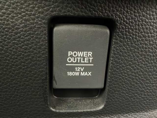 ホンダ Ｎ ＢＯＸ カスタム G L ホンダセンシング 道央・札幌 2017(平29)年 3.2万km プレミアムホワイトパールⅡ ・４WD /Honda SENSING/・衝突軽減ブレーキ/誤発進抑制機能/・後方誤発進抑制機能/路外逸脱抑制機能/・アダプティブ・クルーズ・コントロール〉/・LKAS〈車線維持支援システム〉/・LEDオートライト/オートハイビーム/・社外MDV-Z704 ナビ/・DVD.CD.SD.Bluetooth/・フルセグ/バックカメラ/・両側パワースライドドア/・純正キー一体型エンジンスターター/・スマートキー/スペアキー/・D.N席シートヒーター/ミラーヒーター/・ビルトインETC/・保証書/取扱説明書