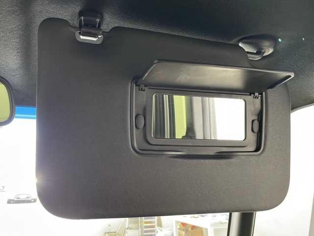 ホンダ Ｎ ＢＯＸ カスタム G L ホンダセンシング 道央・札幌 2017(平29)年 3.2万km プレミアムホワイトパールⅡ ・４WD /Honda SENSING/・衝突軽減ブレーキ/誤発進抑制機能/・後方誤発進抑制機能/路外逸脱抑制機能/・アダプティブ・クルーズ・コントロール〉/・LKAS〈車線維持支援システム〉/・LEDオートライト/オートハイビーム/・社外MDV-Z704 ナビ/・DVD.CD.SD.Bluetooth/・フルセグ/バックカメラ/・両側パワースライドドア/・純正キー一体型エンジンスターター/・スマートキー/スペアキー/・D.N席シートヒーター/ミラーヒーター/・ビルトインETC/・保証書/取扱説明書