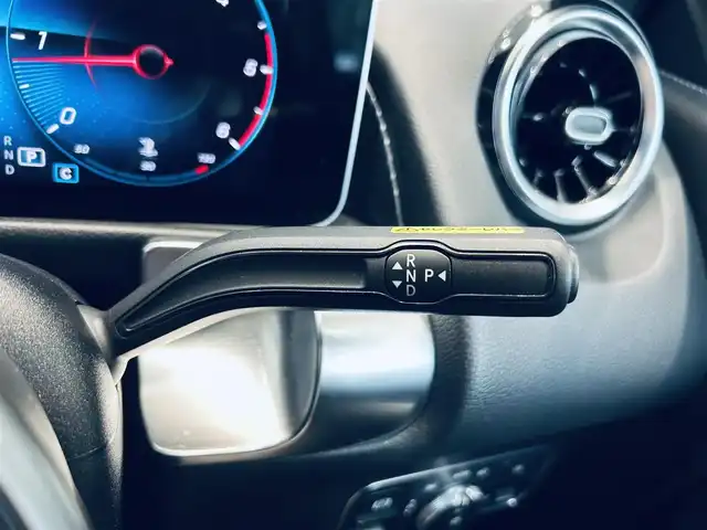 メルセデス・ベンツ ＧＬＢ２００ｄ 大阪府 2020(令2)年 1.7万km マウンテングレー レーダーセーフティ/ハーフレザー/メモリ付きパワーシート/シートヒーター/ACC/純正ナビ/TV/360度カメラ/ブラインドスポット/純正18インチAW/LEDヘッドライト/電動リアゲート/ワイヤレス充電