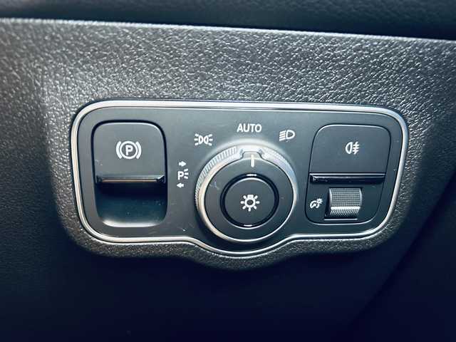 メルセデス・ベンツ ＧＬＢ２００ｄ 大阪府 2020(令2)年 1.7万km マウンテングレー レーダーセーフティ/ハーフレザー/メモリ付きパワーシート/シートヒーター/ACC/純正ナビ/TV/360度カメラ/ブラインドスポット/純正18インチAW/LEDヘッドライト/電動リアゲート/ワイヤレス充電