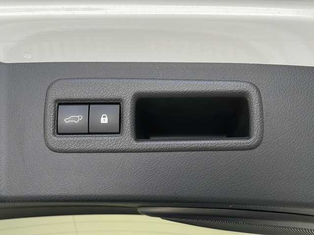 レクサス ＮＸ 300h クール&ブライト 長野県 2020(令2)年 5.9万km ホワイトノーヴァガラスフレーク 4WD/純正メモリナビ&フルセグTV&BT/アダプティブクルーズコントロール/レーントレーシングアシスト/プリクラッシュセーフティ/ブラインドスポットモニター/クリアランスソナー/パーキングサポートブレーキ/ロードサインアシスト/オートマチックハイビーム/アイドリングストップ/社外前後ドライブレコーダー/パワーバックドア/合皮シート/前席エアシート/前席シートヒーター/前席パワーシート/運転席シートメモリ/ステアリングスイッチ/ステアリングヒーター/サイド・バックカメラ/ビルトインETC2.0/LEDヘッドライト/オートライト/電動格納ミラー/ウィンカーミラー/純正18インチAW装着/純正フロアマット/プッシュスタート/スマートキー/スペアキー1本/取扱説明書