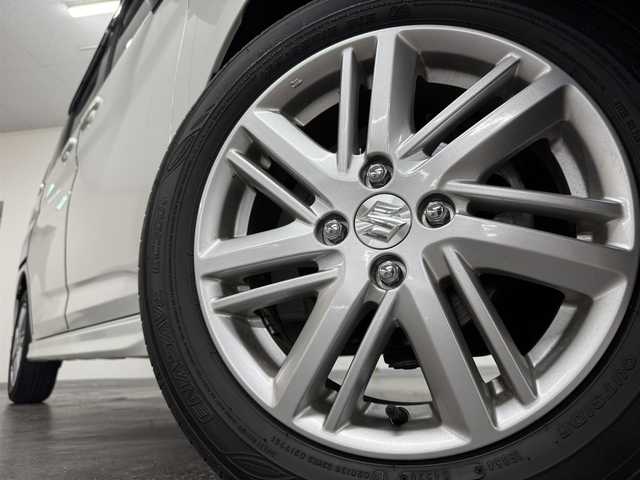 スズキ ソリオ HV MZ 三重県 2020(令2)年 1.8万km ピュアホワイトP マイルドハイブリッド/FF/インパネCVT/純正 8インチナビ CN-RZ866/（FM/AM/SD/iPod/TV/USB/Bluetooth/MEMORY MUSIC/CD/DVD/HDMI/VTR）/【OP】全方位モニター/両側パワースライドドア（予約ロック機能付）/ドライブレコーダー 前方/ビルトイン ETC（運転席ダッシュボックス内）/スズキセーフティサポート/・デュアルカメラブレーキサポート/・車線逸脱警報機能/・ふらつき警報機能/・アダプティブクルーズコントロール（全車速追従機能付）/・リヤパーキングセンサー/・標識認識機能（車両進入禁止、はみ出し通行禁止、最高速度、一時停止）/装備/・ヘッドアップディスプレイ（アクリルパネル投射型）/・シートヒーター（D/N）/・オートエアコン/・後席シーリングファン/・オートライト/・LED ヘッドライト＆フロントフォグライト/・ステアリングスイッチ/・充電用 USBジャックx2/・純正 15inAW/・プッシュスタート/・スマートキーx2/・保/取/ナビ取/など