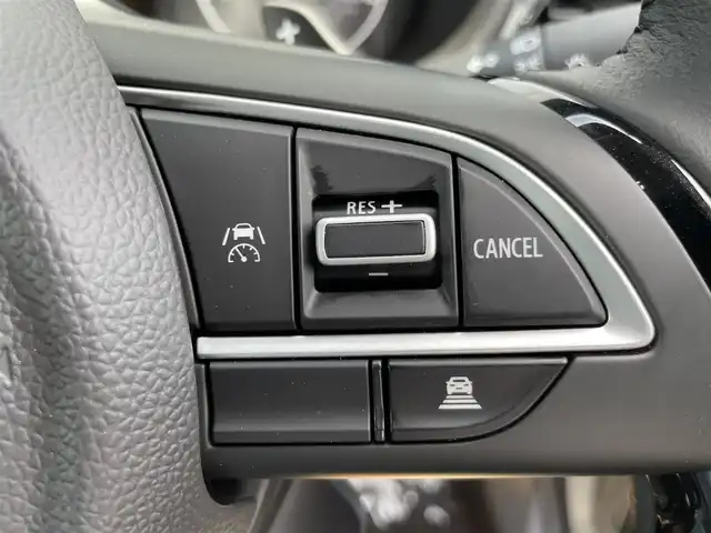 スズキ フロンクス 熊本県 2024(令6)年 0.1万km未満 パール 純正9インチナビ/・AM/FM/BT/SD/・android　auto/・apple　carplay/・フルセグTV/・全周囲カメラ/スズキセーフティサポート/・デュアルセンサーブレーキサポート/・ヘッドアップディスプレイ/・標識認識機能/・誤発進抑制機能/・アダプティブクルーズコントロール/・車線逸脱抑制機能/・ハイビームアシスト/置くだけ充電/電動パーキングブレーキ/・オートホールド/革巻きステアリング/・パドルシフト/・ステアリングスイッチ/ハーフレザーシート/・前席シートヒーター/LEDヘッドライト/純正アルミホイール/電動格納ミラー/・ウインカーミラー/プッシュスタート/スマートキー