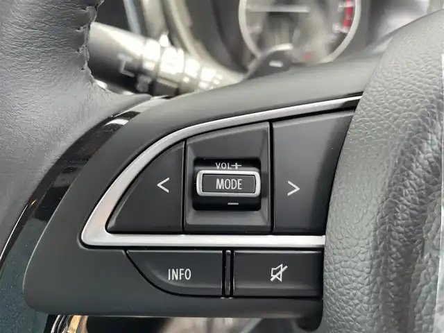 スズキ フロンクス 熊本県 2024(令6)年 0.1万km未満 パール 純正9インチナビ/・AM/FM/BT/SD/・android　auto/・apple　carplay/・フルセグTV/・全周囲カメラ/スズキセーフティサポート/・デュアルセンサーブレーキサポート/・ヘッドアップディスプレイ/・標識認識機能/・誤発進抑制機能/・アダプティブクルーズコントロール/・車線逸脱抑制機能/・ハイビームアシスト/置くだけ充電/電動パーキングブレーキ/・オートホールド/革巻きステアリング/・パドルシフト/・ステアリングスイッチ/ハーフレザーシート/・前席シートヒーター/LEDヘッドライト/純正アルミホイール/電動格納ミラー/・ウインカーミラー/プッシュスタート/スマートキー