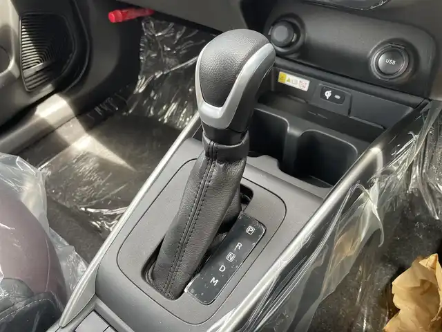 スズキ フロンクス 熊本県 2024(令6)年 0.1万km未満 パール 純正9インチナビ/・AM/FM/BT/SD/・android　auto/・apple　carplay/・フルセグTV/・全周囲カメラ/スズキセーフティサポート/・デュアルセンサーブレーキサポート/・ヘッドアップディスプレイ/・標識認識機能/・誤発進抑制機能/・アダプティブクルーズコントロール/・車線逸脱抑制機能/・ハイビームアシスト/置くだけ充電/電動パーキングブレーキ/・オートホールド/革巻きステアリング/・パドルシフト/・ステアリングスイッチ/ハーフレザーシート/・前席シートヒーター/LEDヘッドライト/純正アルミホイール/電動格納ミラー/・ウインカーミラー/プッシュスタート/スマートキー
