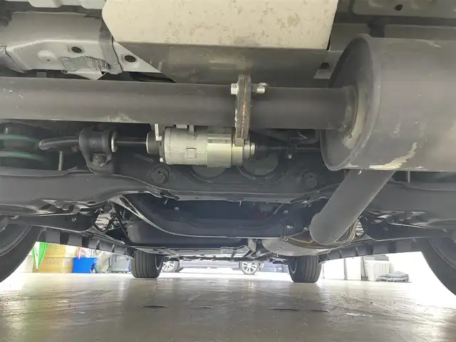 レクサス ＲＸ 450h Fスポーツ 滋賀県 2018(平30)年 5.7万km ホワイトノーヴァガラスフレーク 禁煙車/TRDエアロ/純正ナビ【CD/DVD/Bluetooth/フルセグ】/バックカメラ/パワーシート/前席シートヒーター/前席ベンチレーション/ステアリングヒーター/パワーバックドア/レーダークルーズコントロール/レーンキープアシスト/ブレーキホールド/ヘッドアップディスプレイ/パドルシフト/ビルトインETC