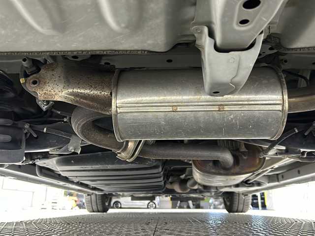 トヨタ ヴォクシー ZS 煌 沖縄県 2015(平27)年 8.4万km アイスチタニウムマイカメタリック 県外仕入　/純正９インチナビ/フルセグTV，Bluetooth，ラジオ，ＣＤ，ＤＶＤ　/７人乗り　/両側パワースライドドア/アルパインフリップダウン　/レザー調シートカバー　/ビルトインＥＴＣ　/ドライブレコーダー　/ライト付きハンディーミラー/デュアルエアコン/革巻きステアリング/純正ドアバイザー　/フロアマット/オートライト/LEDヘッドライト/フォグランプ/スペアキー/プッシュスタート