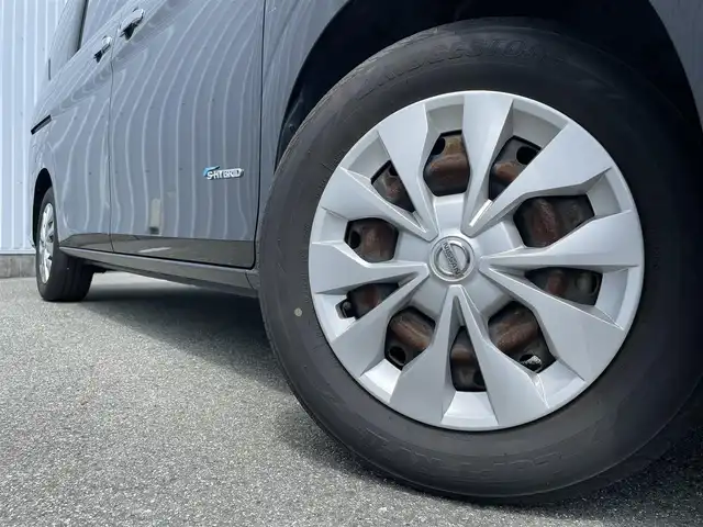 日産 セレナ X Vセレクション 福岡県 2017(平29)年 4万km ダイヤモンドブラック 純正ナビ（ＭＭ５１７Ｄ－Ｌ）/後席フリップダウンモニター　/アラウンドビューモニター　/エマージェンシーブレーキ　/両側パワースライドドア　/パーキングアシスト　/フルセグＴＶ　/クルーズコントロール/ ETC