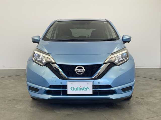 日産 ノート e－パワー X 新潟県 2017(平29)年 7.2万km ソニックブルー ディーラーオプションナビ/地デジ視聴可/インテリジェンｒトアラウンドビューモニター/踏み間違い衝突防止アシスト/フロント_バックソナー/スマートルームミラー/ドアミラーヒーター/インテリジェントエマージェンシーブレーキ/車線逸脱警報/オートライト/オートエアコン/インテリジェントキー/プッシュエンジンスターター/ＳＲＳエアバック（運転席・助手席）