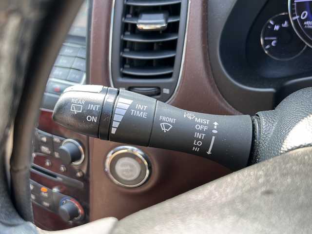 日産 スカイライン クロスオーバー 370GT FOUR Type P 石川県 2012(平24)年 13.4万km クリスタルホワイトパール サンルーフ/クルーズコントロール/純正HDDナビゲーション/【CD・DVD・フルセグTV・FM/AM】/バックカメラ/レザーシート/・前席パワーシート/・運転席席シートメモリ機能/・シートヒーター/ステアリングリモコン/ビルトインETC/プッシュスタート/・スマートキー/HIDヘッドライト/・オートライト/・フォグランプ/電動格納ミラー/・ウィンカーミラー/純正マット/保証書