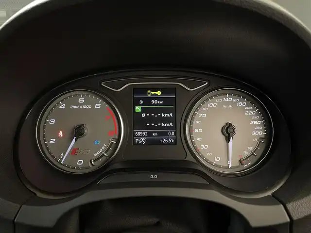 アウディ Ｓ３ スポーツバック 道央・札幌 2014(平26)年 6.9万km ブリリアントレッド バックカメラ/アウディーパーキングシステム/スタビリティコントロール/パワーシート（D/N）/左右独立調整オートエアコン/HIDヘッドライト/オートライト/アウディドライブセレクト/パドルシフト/フルセグTV/ハーフレザーシート/フルタイム４WD/純正フロアマット/ETC/・保証書、取扱説明書（有）/・スペアキー×１