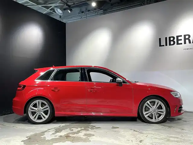 アウディ Ｓ３ スポーツバック 道央・札幌 2014(平26)年 6.9万km ブリリアントレッド バックカメラ/アウディーパーキングシステム/スタビリティコントロール/パワーシート（D/N）/左右独立調整オートエアコン/HIDヘッドライト/オートライト/アウディドライブセレクト/パドルシフト/フルセグTV/ハーフレザーシート/フルタイム４WD/純正フロアマット/ETC/・保証書、取扱説明書（有）/・スペアキー×１