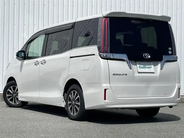 トヨタ エスクァイア Gi 福岡県 2018(平30)年 5.1万km ホワイトパールクリスタルシャイン ワンオーナー/フリップダウンモニター/純正９インチナビ（ＮＳＺＴ－Ｙ６８Ｔ）/フルセグTV/CD/DVD/BT/SD/バックカメラ/衝突軽減/レーンアシスト/両側パワースライドドア/クルーズコントロール/シートヒーター/ＥＴＣ/スマートキー/プッシュスタート/純正AW