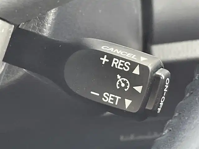 トヨタ エスクァイア Gi 福岡県 2018(平30)年 5.1万km ホワイトパールクリスタルシャイン ワンオーナー/フリップダウンモニター/純正９インチナビ（ＮＳＺＴ－Ｙ６８Ｔ）/フルセグTV/CD/DVD/BT/SD/バックカメラ/衝突軽減/レーンアシスト/両側パワースライドドア/クルーズコントロール/シートヒーター/ＥＴＣ/スマートキー/プッシュスタート/純正AW