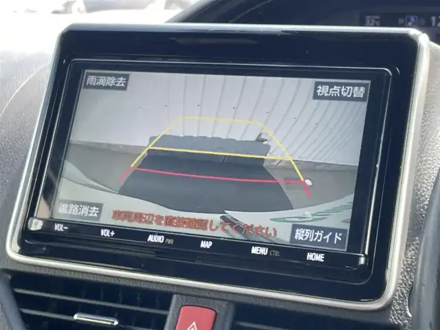トヨタ エスクァイア Gi 福岡県 2018(平30)年 5.1万km ホワイトパールクリスタルシャイン ワンオーナー/フリップダウンモニター/純正９インチナビ（ＮＳＺＴ－Ｙ６８Ｔ）/フルセグTV/CD/DVD/BT/SD/バックカメラ/衝突軽減/レーンアシスト/両側パワースライドドア/クルーズコントロール/シートヒーター/ＥＴＣ/スマートキー/プッシュスタート/純正AW