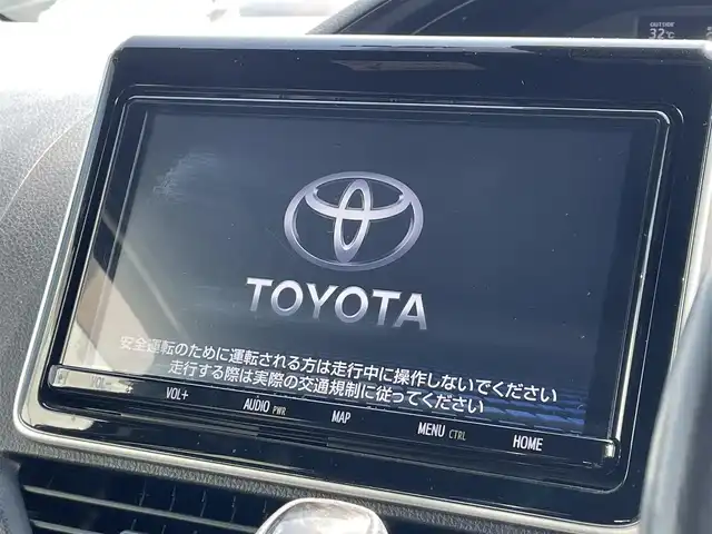 トヨタ エスクァイア Gi 福岡県 2018(平30)年 5.1万km ホワイトパールクリスタルシャイン ワンオーナー/フリップダウンモニター/純正９インチナビ（ＮＳＺＴ－Ｙ６８Ｔ）/フルセグTV/CD/DVD/BT/SD/バックカメラ/衝突軽減/レーンアシスト/両側パワースライドドア/クルーズコントロール/シートヒーター/ＥＴＣ/スマートキー/プッシュスタート/純正AW