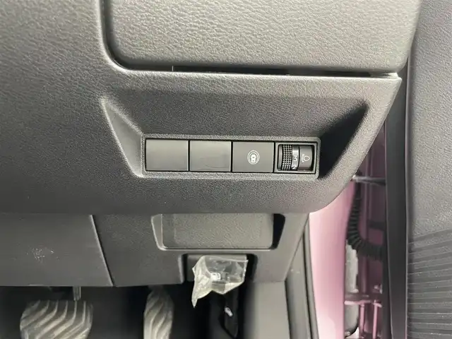 日産 ノート X 茨城県 2022(令4)年 1.4万km ピンク 純正ナビ/Bluetooth/フルセグTV/全方位カメラ/デジタルインナーミラー/ドライブレコーダー/コーナーセンサー/横滑り防止装置/衝突軽減ブレーキ/BSW/カーテンエアバッグ/電格ミラー