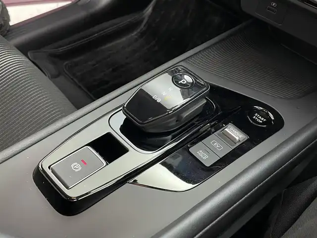日産 ノート X 茨城県 2022(令4)年 1.4万km ピンク 純正ナビ/Bluetooth/フルセグTV/全方位カメラ/デジタルインナーミラー/ドライブレコーダー/コーナーセンサー/横滑り防止装置/衝突軽減ブレーキ/BSW/カーテンエアバッグ/電格ミラー