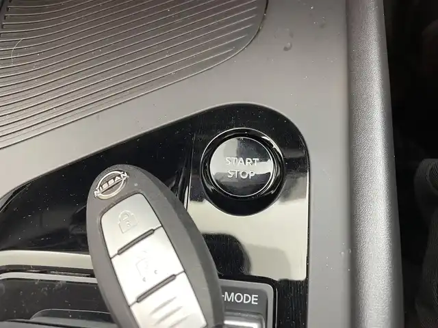 日産 ノート X 茨城県 2022(令4)年 1.4万km ピンク 純正ナビ/Bluetooth/フルセグTV/全方位カメラ/デジタルインナーミラー/ドライブレコーダー/コーナーセンサー/横滑り防止装置/衝突軽減ブレーキ/BSW/カーテンエアバッグ/電格ミラー