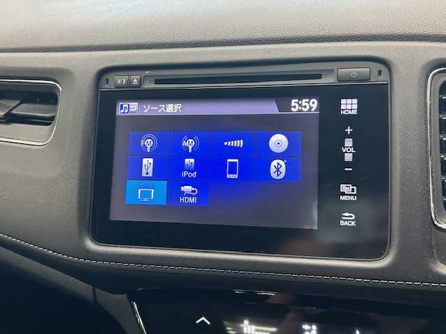 ホンダ ヴェゼル ハイブリッド X 高知県 2014(平26)年 10.5万km ホワイトオーキッドパール (株)IDOMが運営する【じしゃロン高知店】の自社ローン専用車両になります。こちらは現金またはオートローンご利用時の価格です。自社ローンご希望の方は別途その旨お申付け下さい