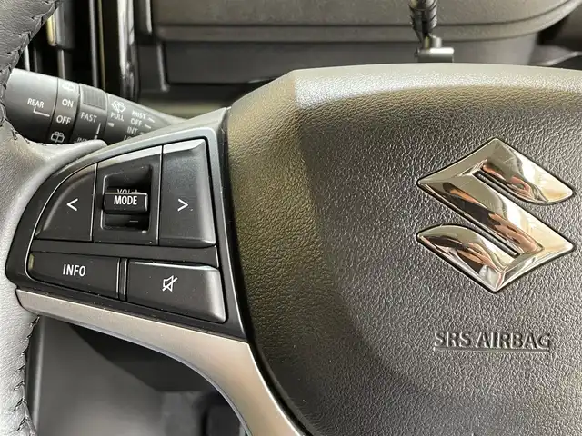 スズキ ソリオ HV MZ 岩手県 2023(令5)年 2.9万km ピュアホワイトP ４WD/両側パワースライドドア/カラーヘッドアップディスプレイ/スズキセーフティサポート/デュアルカメラブレーキサポート/車線逸脱警報/アダプティブクルーズコントロール/標識認識機能/先行車発進お知らせ機能/誤発進抑制機能/リヤパーキングセンサー/横滑り防止装置/アイドリングストップ/スリムサーキュレーター/ロールサンシェード/シートヒーター/KENWOODナビ/バックカメラ/ETC/ドライブレコーダー/LEDヘッドライト/純正15インチアルミホイール