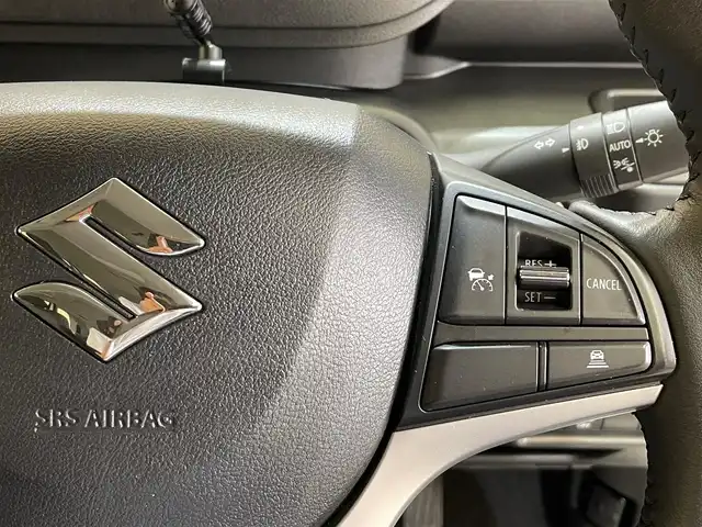 スズキ ソリオ HV MZ 岩手県 2023(令5)年 2.9万km ピュアホワイトP ４WD/両側パワースライドドア/カラーヘッドアップディスプレイ/スズキセーフティサポート/デュアルカメラブレーキサポート/車線逸脱警報/アダプティブクルーズコントロール/標識認識機能/先行車発進お知らせ機能/誤発進抑制機能/リヤパーキングセンサー/横滑り防止装置/アイドリングストップ/スリムサーキュレーター/ロールサンシェード/シートヒーター/KENWOODナビ/バックカメラ/ETC/ドライブレコーダー/LEDヘッドライト/純正15インチアルミホイール