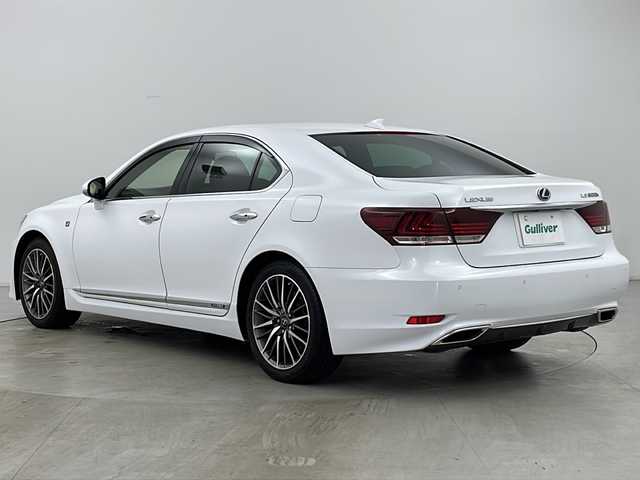 レクサス ＬＳ 600h Fスポーツ 道央・札幌 2014(平26)年 4.6万km ホワイトノーヴァガラスフレーク ・4WD/・純正ナビ＆TV＆CD＆DVD＆BT/・バックカメラ/・レザーシート/・前席パワーシート/・シートヒーター/・ステアリングヒーター/・ブラインドスポットモニター/・パドルシフト/・リア電動シェード/・オートライト/・オートマチックハイビーム/・LEDヘッドライト/・純正ドライブレコーダー