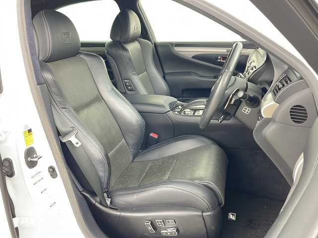 レクサス ＬＳ 600h Fスポーツ 道央・札幌 2014(平26)年 4.6万km ホワイトノーヴァガラスフレーク ・4WD/・純正ナビ＆TV＆CD＆DVD＆BT/・バックカメラ/・レザーシート/・前席パワーシート/・シートヒーター/・ステアリングヒーター/・ブラインドスポットモニター/・パドルシフト/・リア電動シェード/・オートライト/・オートマチックハイビーム/・LEDヘッドライト/・純正ドライブレコーダー
