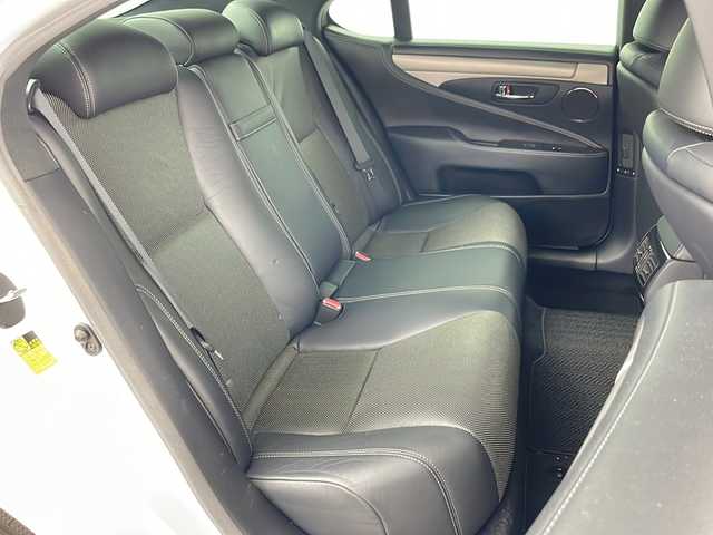 レクサス ＬＳ 600h Fスポーツ 道央・札幌 2014(平26)年 4.6万km ホワイトノーヴァガラスフレーク ・4WD/・純正ナビ＆TV＆CD＆DVD＆BT/・バックカメラ/・レザーシート/・前席パワーシート/・シートヒーター/・ステアリングヒーター/・ブラインドスポットモニター/・パドルシフト/・リア電動シェード/・オートライト/・オートマチックハイビーム/・LEDヘッドライト/・純正ドライブレコーダー