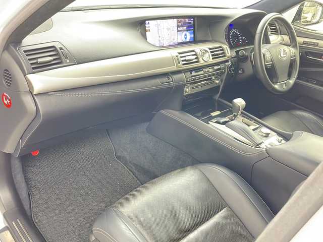 レクサス ＬＳ 600h Fスポーツ 道央・札幌 2014(平26)年 4.6万km ホワイトノーヴァガラスフレーク ・4WD/・純正ナビ＆TV＆CD＆DVD＆BT/・バックカメラ/・レザーシート/・前席パワーシート/・シートヒーター/・ステアリングヒーター/・ブラインドスポットモニター/・パドルシフト/・リア電動シェード/・オートライト/・オートマチックハイビーム/・LEDヘッドライト/・純正ドライブレコーダー