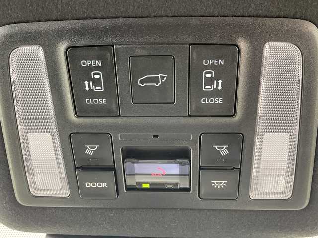 トヨタ ヴォクシー ハイブリッド S－Z 愛知県 2022(令4)年 4万km グリッターブラックガラスフレーク トヨタ純正10.5インチディスプレイオーディオPlus/CD/DVD可/快適利便パッケージHigh/ハンズフリーデュアルパワースライドドア/パワーバックドア/パワーバックドアスイッチ/ナノイーX/バックカメラ/ステアリングヒーター/運転席、助手席シートヒーター/後席シートヒーター/ブラインドスポットモニター/レーンチェンジアシスト/レーダークルーズコントロール/ユニバーサルステップ/プロジェクター式LEDヘッドランプ/HDMI/ETC2.0