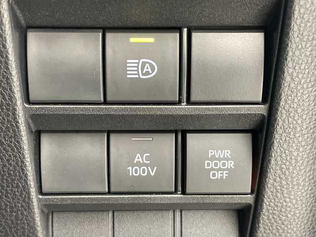 トヨタ ヴォクシー ハイブリッド S－Z 愛知県 2022(令4)年 4万km グリッターブラックガラスフレーク トヨタ純正10.5インチディスプレイオーディオPlus/CD/DVD可/快適利便パッケージHigh/ハンズフリーデュアルパワースライドドア/パワーバックドア/パワーバックドアスイッチ/ナノイーX/バックカメラ/ステアリングヒーター/運転席、助手席シートヒーター/後席シートヒーター/ブラインドスポットモニター/レーンチェンジアシスト/レーダークルーズコントロール/ユニバーサルステップ/プロジェクター式LEDヘッドランプ/HDMI/ETC2.0