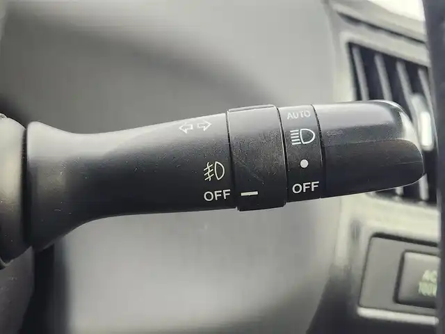 トヨタ プリウス α G 愛知県 2015(平27)年 16.6万km ホワイトパールクリスタルシャイン トヨタセーフティーセンス/純正SDナビ/・Bluetooth/・フルセグTV/革巻きステアリング/ステアリングリモコン/レーダークルーズコントロール/ビルトインETC/AC100V/前後ドライブレコーダー/夏タイヤAWセット積み込み