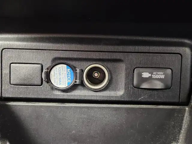 トヨタ プリウス α G 愛知県 2015(平27)年 16.6万km ホワイトパールクリスタルシャイン トヨタセーフティーセンス/純正SDナビ/・Bluetooth/・フルセグTV/革巻きステアリング/ステアリングリモコン/レーダークルーズコントロール/ビルトインETC/AC100V/前後ドライブレコーダー/夏タイヤAWセット積み込み