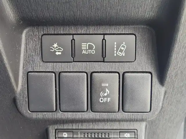 トヨタ プリウス α G 愛知県 2015(平27)年 16.6万km ホワイトパールクリスタルシャイン トヨタセーフティーセンス/純正SDナビ/・Bluetooth/・フルセグTV/革巻きステアリング/ステアリングリモコン/レーダークルーズコントロール/ビルトインETC/AC100V/前後ドライブレコーダー/夏タイヤAWセット積み込み