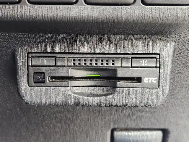 トヨタ プリウス α G 愛知県 2015(平27)年 16.6万km ホワイトパールクリスタルシャイン トヨタセーフティーセンス/純正SDナビ/・Bluetooth/・フルセグTV/革巻きステアリング/ステアリングリモコン/レーダークルーズコントロール/ビルトインETC/AC100V/前後ドライブレコーダー/夏タイヤAWセット積み込み