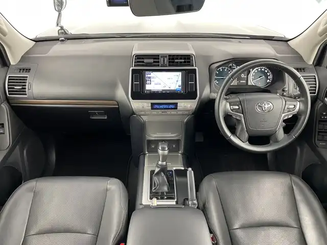 トヨタ ランドクルーザー プラド TX Lパッケージ 愛知県 2020(令2)年 3万km ブラック 禁煙車/４WD/７Vインチナビ/（AM/FM/CD/ワンセグTV/Bluetootｈ）/バックカメラ/サンルーフ/トヨタセーフティセンス/・プリクラッシュセーフティ/・レーンディパーチャーアラート/・レーダークルーズコントロール/・オートマチックハイビーム/・ロードサインアシスト/パーキングセンサー/ＥＴＣ/前後ドライブレコーダー/レザーシート/シートヒーター/シートベンチレーション/パワーシート/純正17インチアルミホイール/ルーフレール/センターデフロック/ヘッドライトウォッシャー/LEDヘッドライト/フロントフォグランプ/オートライト/フロアマット/スマートキー/スペアキー有/プッシュスタート/横滑り防止装置