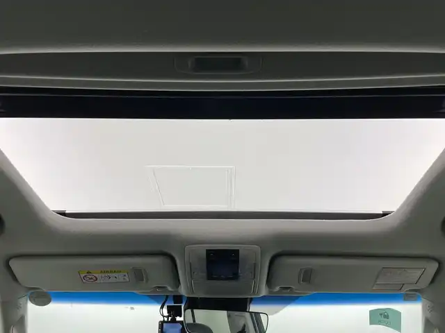 トヨタ ランドクルーザー プラド TX Lパッケージ 愛知県 2020(令2)年 3万km ブラック 禁煙車/４WD/７Vインチナビ/（AM/FM/CD/ワンセグTV/Bluetootｈ）/バックカメラ/サンルーフ/トヨタセーフティセンス/・プリクラッシュセーフティ/・レーンディパーチャーアラート/・レーダークルーズコントロール/・オートマチックハイビーム/・ロードサインアシスト/パーキングセンサー/ＥＴＣ/前後ドライブレコーダー/レザーシート/シートヒーター/シートベンチレーション/パワーシート/純正17インチアルミホイール/ルーフレール/センターデフロック/ヘッドライトウォッシャー/LEDヘッドライト/フロントフォグランプ/オートライト/フロアマット/スマートキー/スペアキー有/プッシュスタート/横滑り防止装置