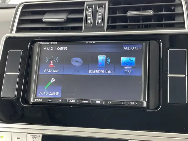 トヨタ ランドクルーザー プラド TX Lパッケージ 愛知県 2020(令2)年 3万km ブラック 禁煙車/４WD/７Vインチナビ/（AM/FM/CD/ワンセグTV/Bluetootｈ）/バックカメラ/サンルーフ/トヨタセーフティセンス/・プリクラッシュセーフティ/・レーンディパーチャーアラート/・レーダークルーズコントロール/・オートマチックハイビーム/・ロードサインアシスト/パーキングセンサー/ＥＴＣ/前後ドライブレコーダー/レザーシート/シートヒーター/シートベンチレーション/パワーシート/純正17インチアルミホイール/ルーフレール/センターデフロック/ヘッドライトウォッシャー/LEDヘッドライト/フロントフォグランプ/オートライト/フロアマット/スマートキー/スペアキー有/プッシュスタート/横滑り防止装置