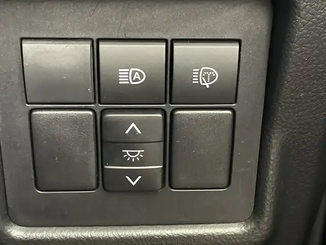 トヨタ ランドクルーザー プラド TX Lパッケージ 愛知県 2020(令2)年 3万km ブラック 禁煙車/４WD/７Vインチナビ/（AM/FM/CD/ワンセグTV/Bluetootｈ）/バックカメラ/サンルーフ/トヨタセーフティセンス/・プリクラッシュセーフティ/・レーンディパーチャーアラート/・レーダークルーズコントロール/・オートマチックハイビーム/・ロードサインアシスト/パーキングセンサー/ＥＴＣ/前後ドライブレコーダー/レザーシート/シートヒーター/シートベンチレーション/パワーシート/純正17インチアルミホイール/ルーフレール/センターデフロック/ヘッドライトウォッシャー/LEDヘッドライト/フロントフォグランプ/オートライト/フロアマット/スマートキー/スペアキー有/プッシュスタート/横滑り防止装置