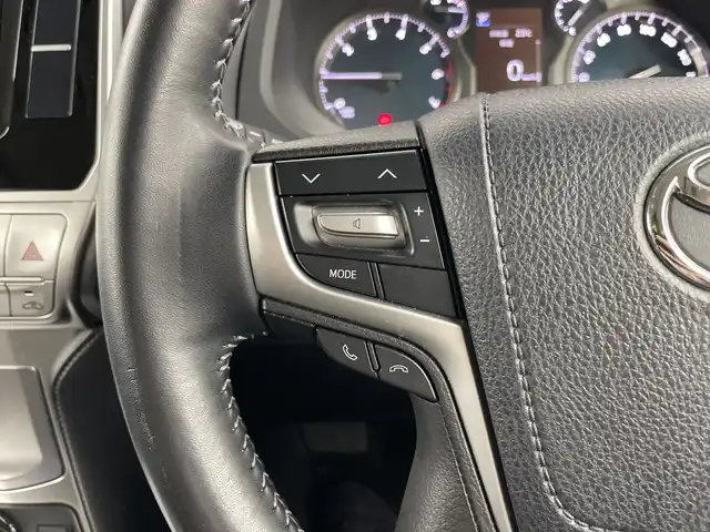 トヨタ ランドクルーザー プラド TX Lパッケージ 愛知県 2020(令2)年 3万km ブラック 禁煙車/４WD/７Vインチナビ/（AM/FM/CD/ワンセグTV/Bluetootｈ）/バックカメラ/サンルーフ/トヨタセーフティセンス/・プリクラッシュセーフティ/・レーンディパーチャーアラート/・レーダークルーズコントロール/・オートマチックハイビーム/・ロードサインアシスト/パーキングセンサー/ＥＴＣ/前後ドライブレコーダー/レザーシート/シートヒーター/シートベンチレーション/パワーシート/純正17インチアルミホイール/ルーフレール/センターデフロック/ヘッドライトウォッシャー/LEDヘッドライト/フロントフォグランプ/オートライト/フロアマット/スマートキー/スペアキー有/プッシュスタート/横滑り防止装置