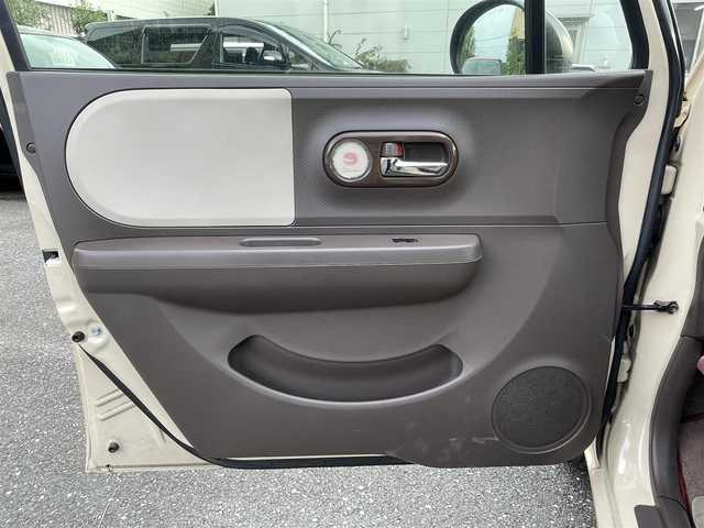 スズキ ラパン ショコラ X 東京都 2014(平26)年 6.7万km ベージュ ナビゲーション　/フルセグテレビ　/ＣＤ＆ＤＶＤ　/ブルートゥース　/バックカメラ　/ＥＴＣ　/アイドリングストップ　/スマートキー　/合革シート　/シートヒーター　/アイドリングストップ　/保証書　/取扱説明書　/整備手帳