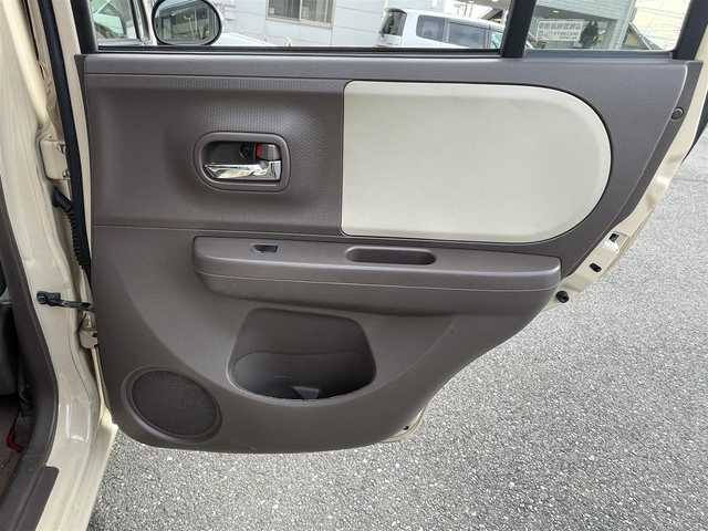 スズキ ラパン ショコラ X 東京都 2014(平26)年 6.7万km ベージュ ナビゲーション　/フルセグテレビ　/ＣＤ＆ＤＶＤ　/ブルートゥース　/バックカメラ　/ＥＴＣ　/アイドリングストップ　/スマートキー　/合革シート　/シートヒーター　/アイドリングストップ　/保証書　/取扱説明書　/整備手帳