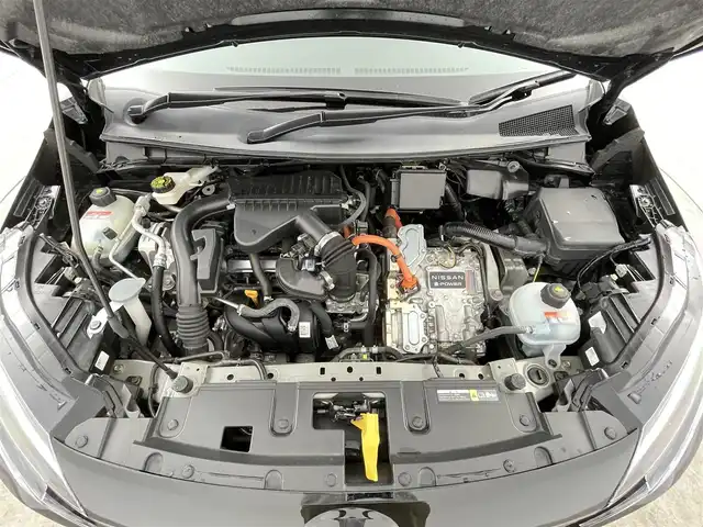 日産 オーラ G レザーエディション 千葉県 2023(令5)年 2.7万km 黒Ｍ 禁煙車/360°セーフティアシスト/・前方衝突予測警報/・車線逸脱防止支援システム/・後側方車両検知警報/・後側方衝突防止支援システム/・後退時衝突防止支援システム/インテリジェントルームミラー/純正9インチナビ/アラウンドビューモニター/LEDオートライト/シートヒーター/レザーシート/純正フロアマット/純正17インチアルミホイール/ステアリングスイッチ/オートエアコン/USBポート/プッシュスタート/スマートキー