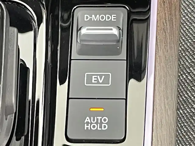 日産 オーラ G レザーエディション 千葉県 2023(令5)年 2.7万km 黒Ｍ 禁煙車/360°セーフティアシスト/・前方衝突予測警報/・車線逸脱防止支援システム/・後側方車両検知警報/・後側方衝突防止支援システム/・後退時衝突防止支援システム/インテリジェントルームミラー/純正9インチナビ/アラウンドビューモニター/LEDオートライト/シートヒーター/レザーシート/純正フロアマット/純正17インチアルミホイール/ステアリングスイッチ/オートエアコン/USBポート/プッシュスタート/スマートキー