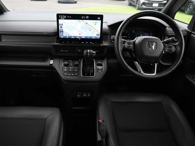 ホンダ ステップワゴン スパーダ 千葉県 2023(令5)年 1.4万km プラチナホワイトパール ホンダセンシング/・衝突軽減ブレーキ（CMBS）/・車線維持支援システム（LKAS）/・アダプティブクルーズコントロール（ACC）/・後方誤発進抑制機能/・誤発進抑制機能/・ブラインドスポットインフォメーション/パワーバックドア/両側パワースライドドア/11.4インチホンダコネクトナビ/地デジTV/【DVD/CD再生機能　Bluetooth接続】/バックカメラ/ドライブレコーダー（前後撮）/ハーフレザーシート/後席オットマン/革巻きステアリング/ステアリングスイッチ/パドルシフト/コーナーセンサー/純正16インチアルミホイル/サイド/カーテンエアバッグ/Honda スマートキー